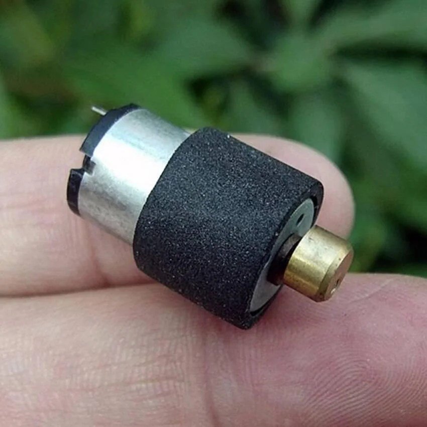 12_20_MM_Miniature_DC_3V_6V_Vibration_1220_Motor_With_Copper_Vibrator_For_Cosmetic_Massager_3.jpg 3V-6V DC 12x20mm 1220 Miniature Vibration Motor Micro Vibrator - Image 2