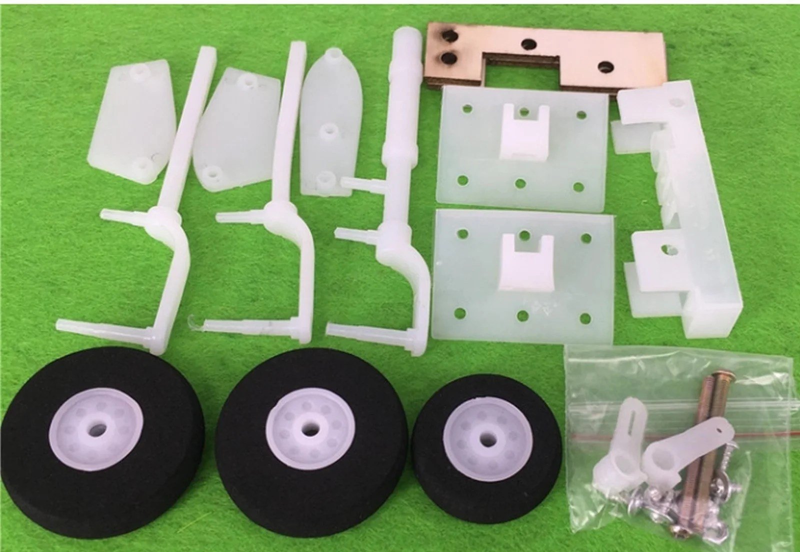 1ec4826d4d1f4de19fcf007f0004cd18.jpg SU-27 Aircraft Model Landing Gear Front Wheel Steering Airplane - Image 2