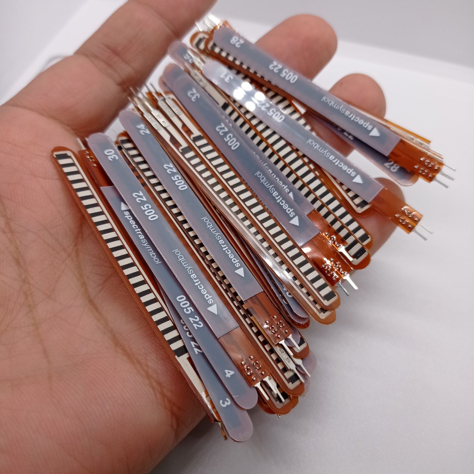 2.2inchflexsensorinpakistanbenddetectionsensor.jpg 2.2inchflexsensorinpakistanbenddetectionsensor.jpg