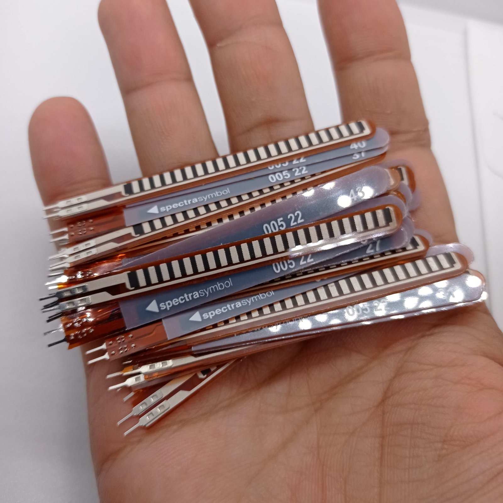2.2inchflexsensorinpakistanbenddetectionsensor5.jpg 2.2inchflexsensorinpakistanbenddetectionsensor5.jpg