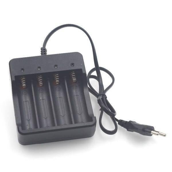 4 slot 18650 li ion battery 4.2v four slot lithium batteries smart charger in lahore karachi islamabad peshawar quetta mardan multan hyderabad faisalabad pakistan 2.jpg
