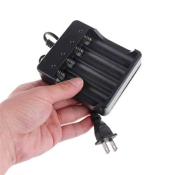 4 slot 18650 li ion battery 4.2v four slot lithium batteries smart charger in lahore karachi islamabad peshawar quetta mardan multan hyderabad faisalabad pakistan 5.jpg