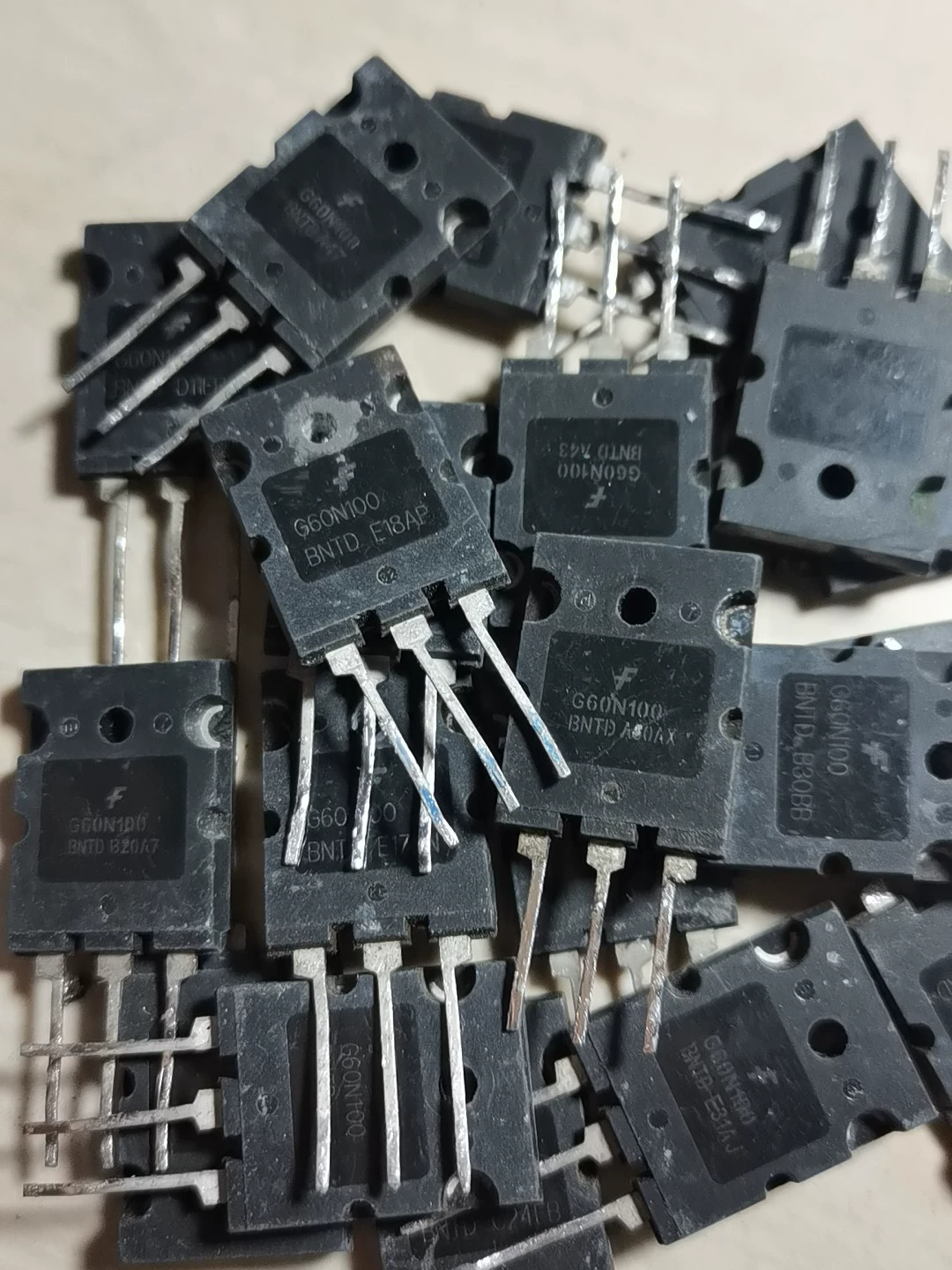 60a1000vigbtg60n100npttrenchigbtwithsoftrecoverydiode to 264package.png 60a1000vigbtg60n100npttrenchigbtwithsoftrecoverydiode to 264package.png