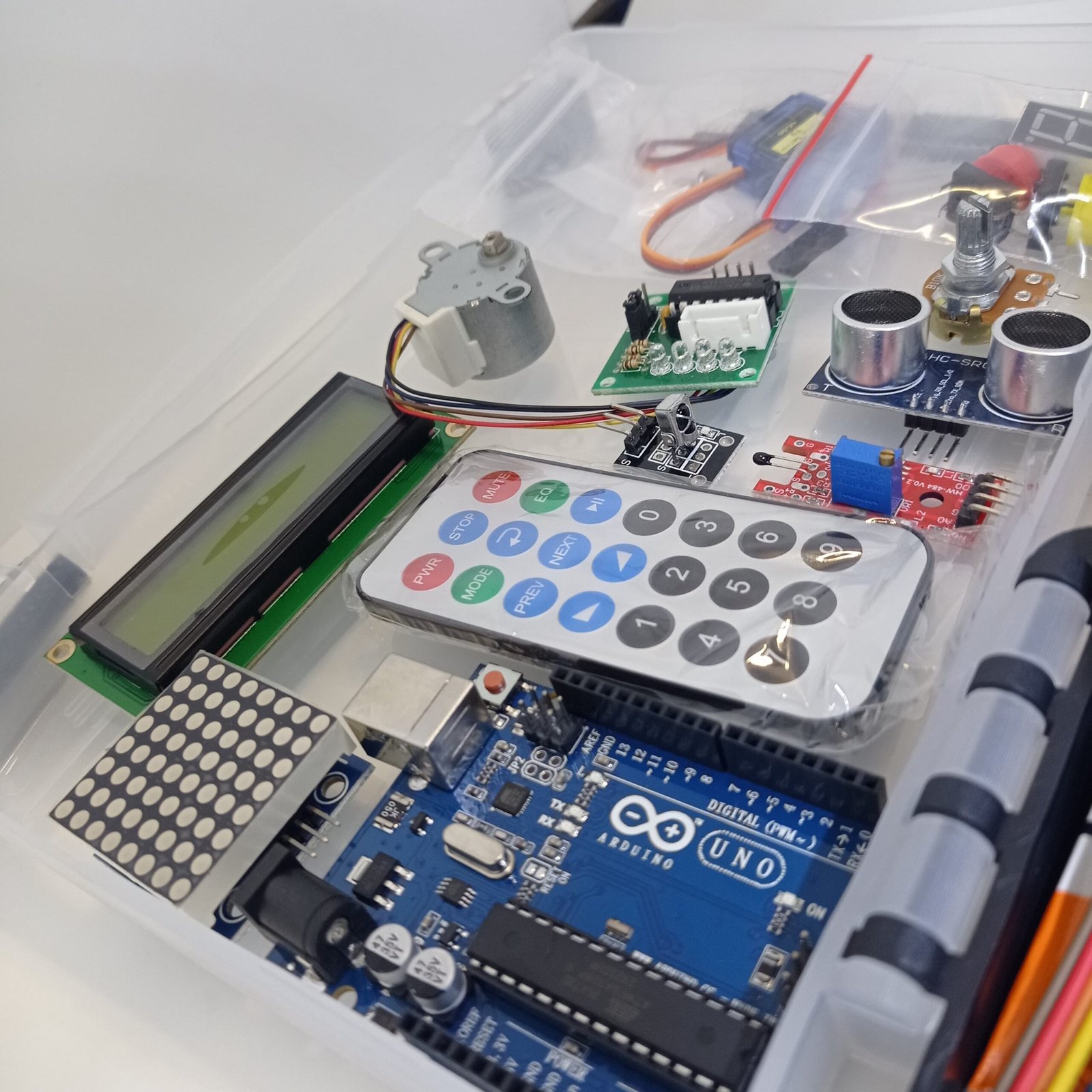 arduinostarterkitinpakistan11.jpg arduinostarterkitinpakistan11.jpg
