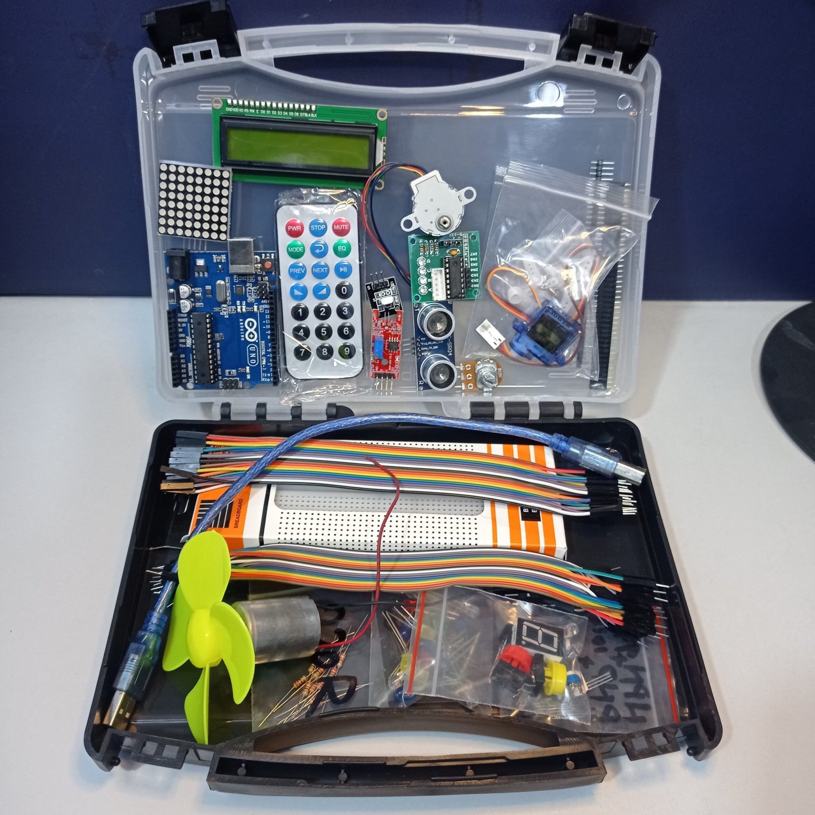 arduinostarterkitinpakistan4.jpg arduinostarterkitinpakistan4.jpg