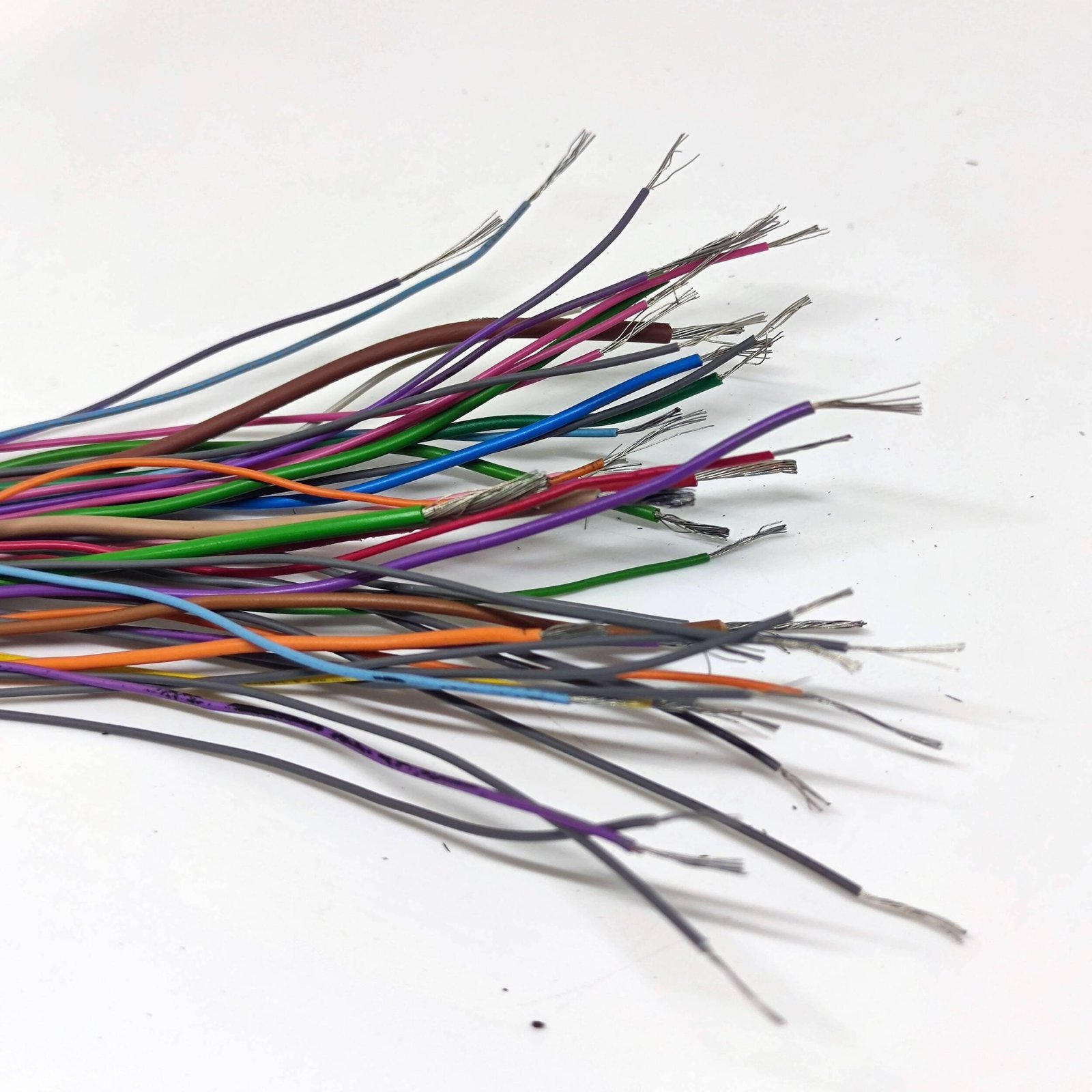 multiple size flexible wires jumper wire solder able wires different colors 12inch size 50grm used 1 bc7c56cd baf4 4df9 b13d 40b3c636e8c7.jpg multiple size flexible wires jumper wire solder able wires different colors 12inch size 50grm used 1 bc7c56cd baf4 4df9 b13d 40b3c636e8c7.jpg