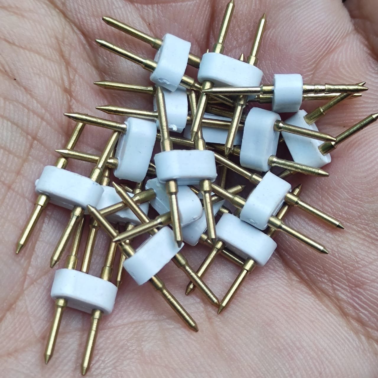 neonlightconnectorpininpakistan2.jpg neonlightconnectorpininpakistan2.jpg