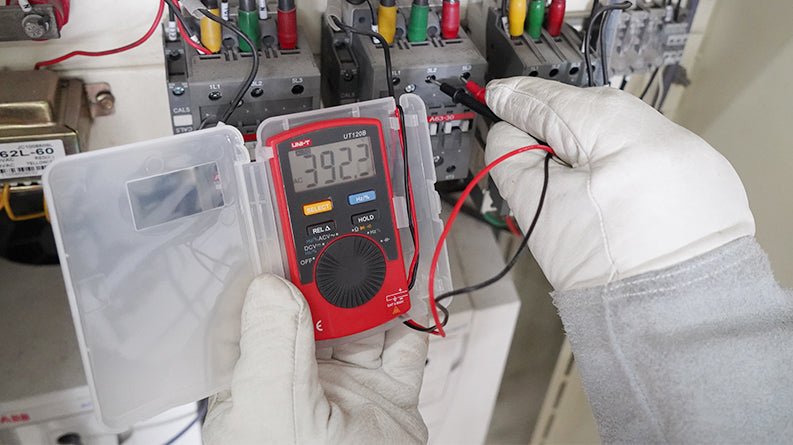 ut120b voltage measuremnet.jpg ut120b voltage measuremnet.jpg