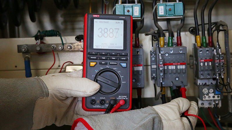 ut81b ac voltage measurement.jpg ut81b ac voltage measurement.jpg